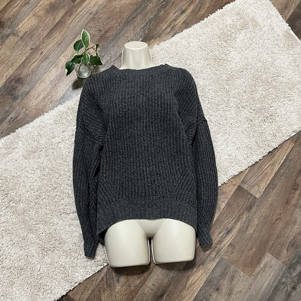 American Eagle Size Medium Oversized Gray Crewneck Pullover Sweater